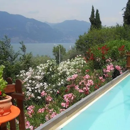 Le Dimore 2 Apartment *