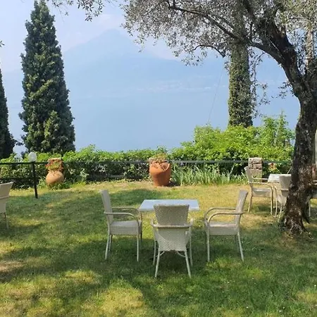 Le Dimore 2 Apartment *