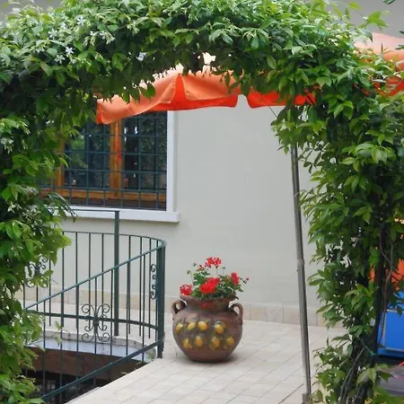 Le Dimore 2 Apartment *