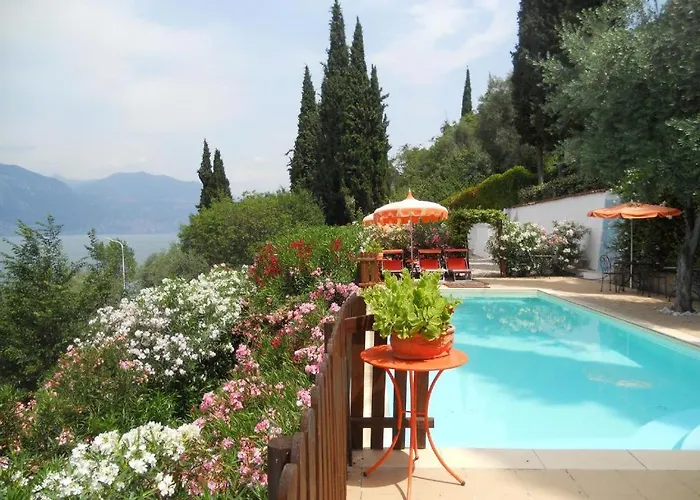 Lägenhet Le Dimore 2 Torri Del Benaco