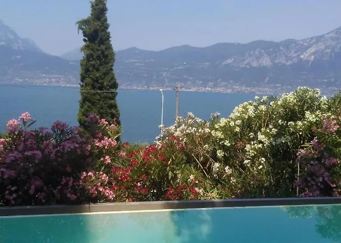 Lägenhet Le Dimore 2 Torri Del Benaco