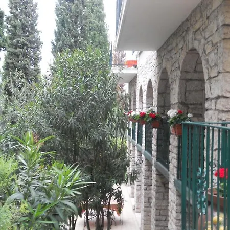 Le Dimore 2 Apartmán Torri Del Benaco